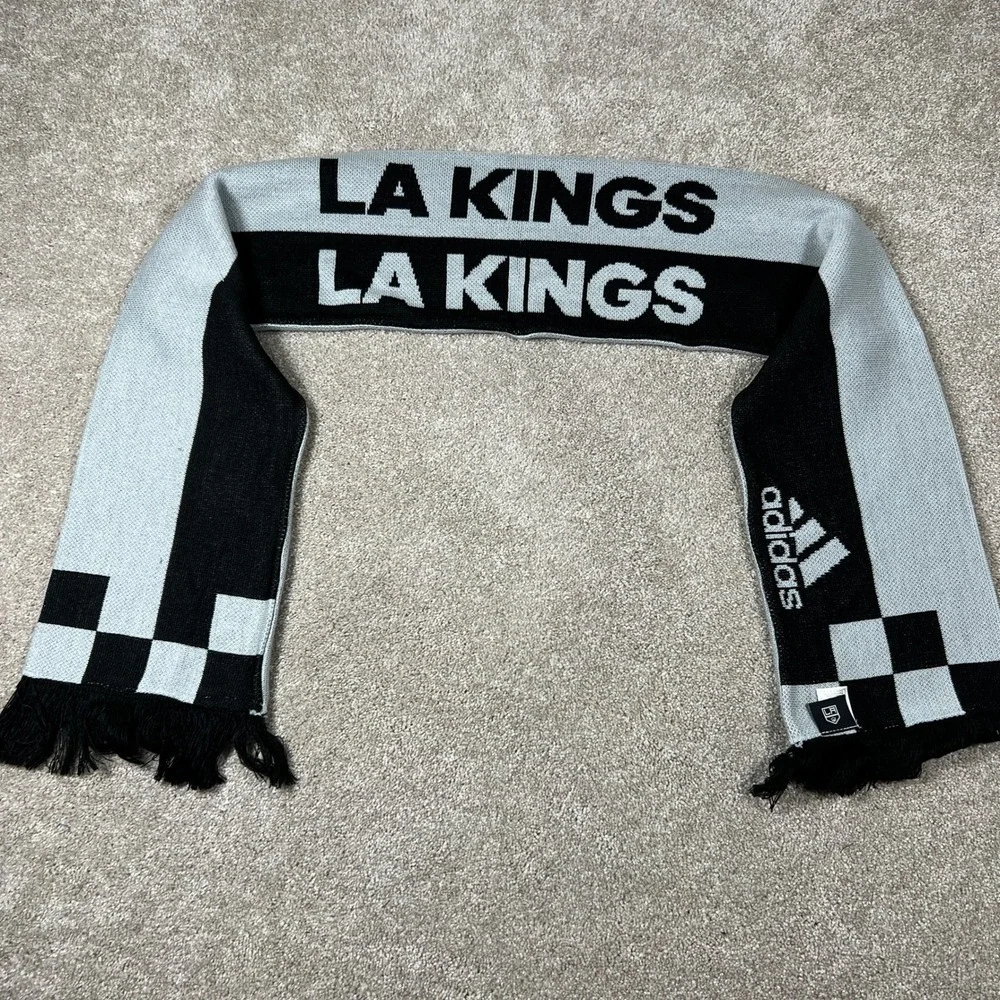 Adidas LA Kings NHL Knit Scarf Black Grey White Striped Fringed Fan Scarf New